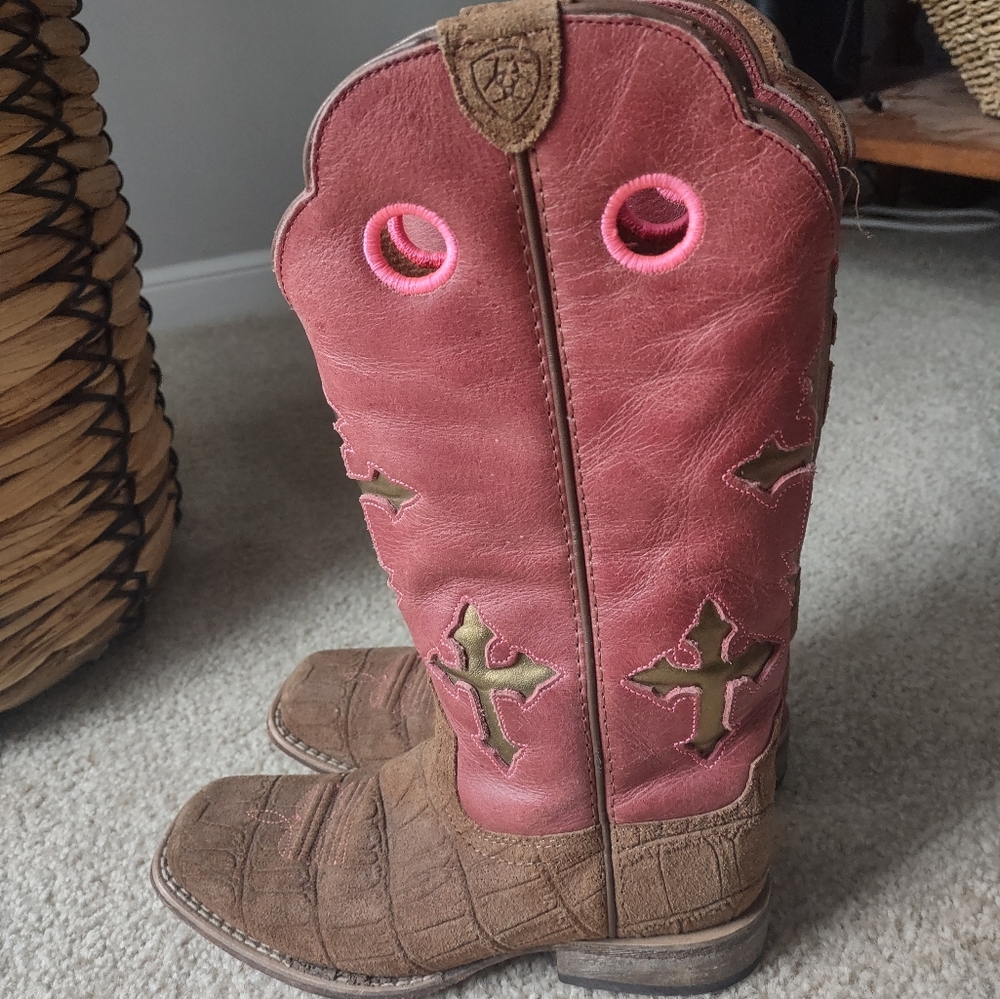 Ariat Kids Boots in Rose and Chestnut